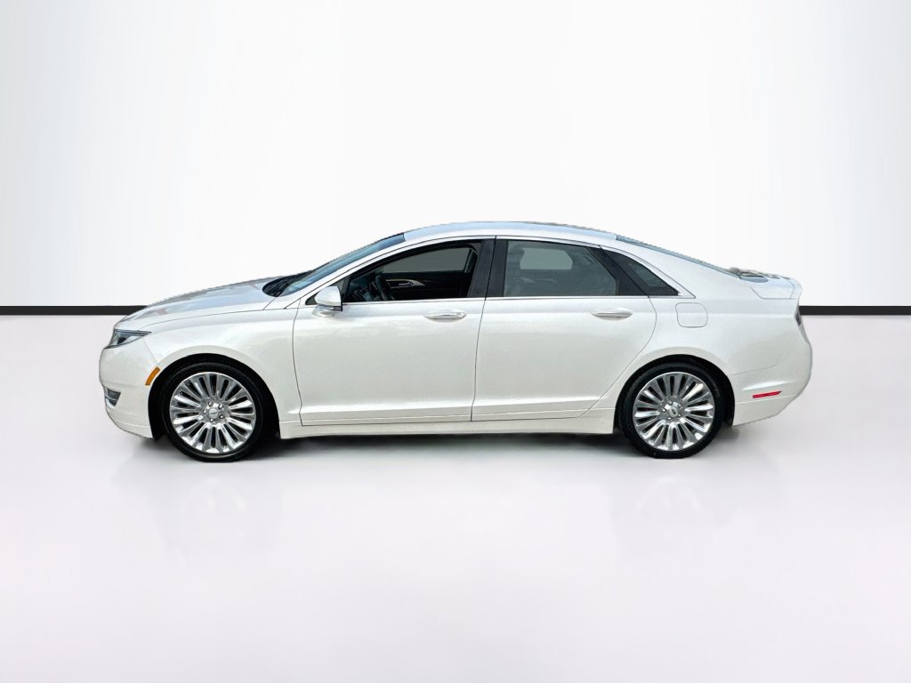 Used 2016 Lincoln MKZ FWD image 4