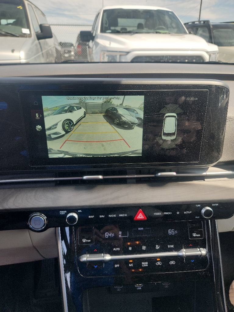 Used 2024 Kia Carnival EX FWD image 21