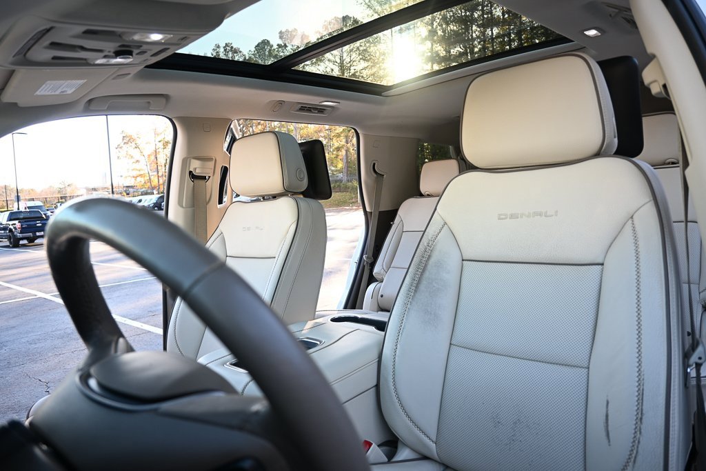 Used 2023 GMC Yukon Denali w/ Denali Reserve Package image 5