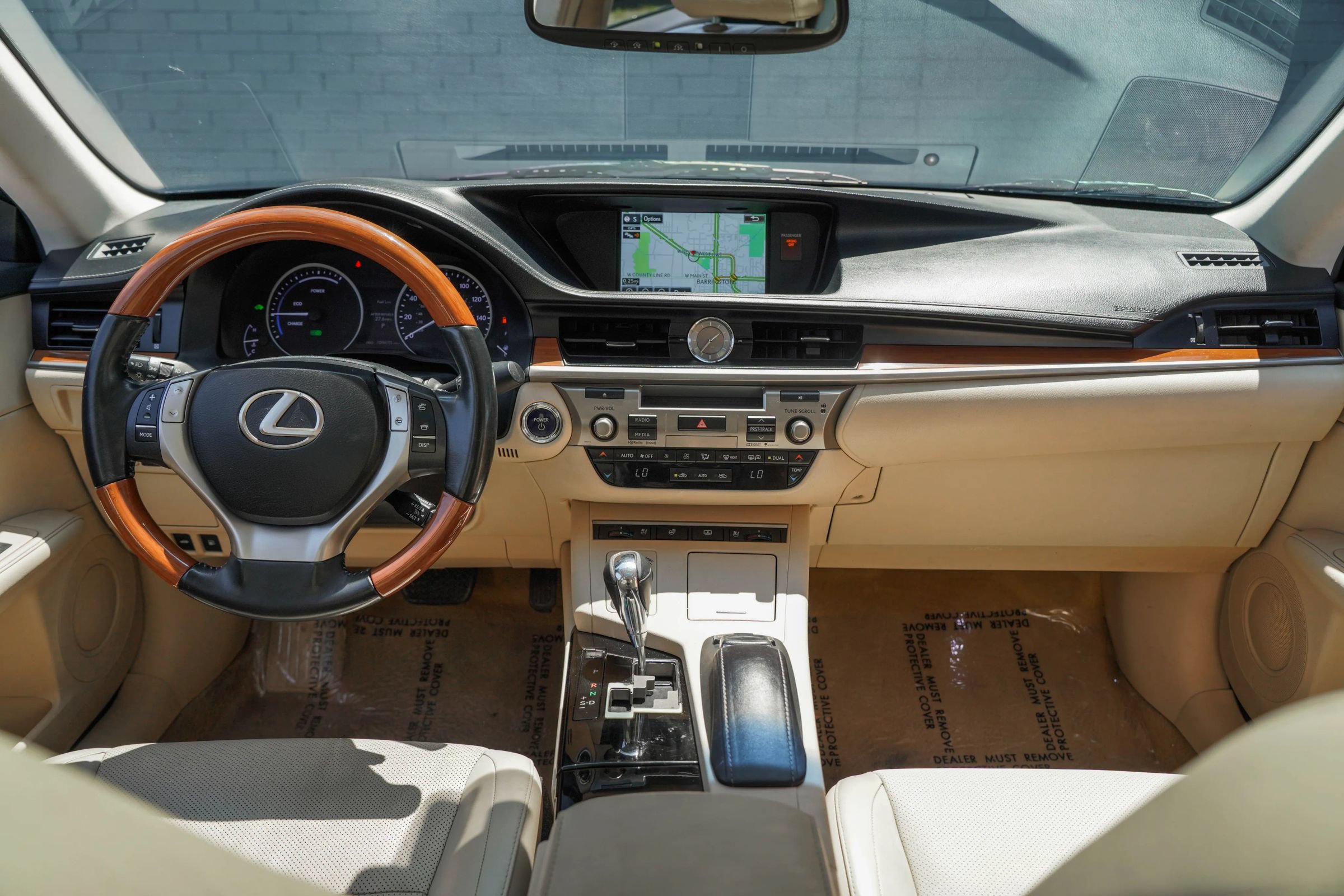 Used 2015 Lexus ES 300h w/ Navigation System Package FWD image 14