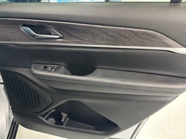 Used 2023 Jeep Grand Cherokee L Limited w/ Trailer Tow Group (B) AWD/4WD image 35