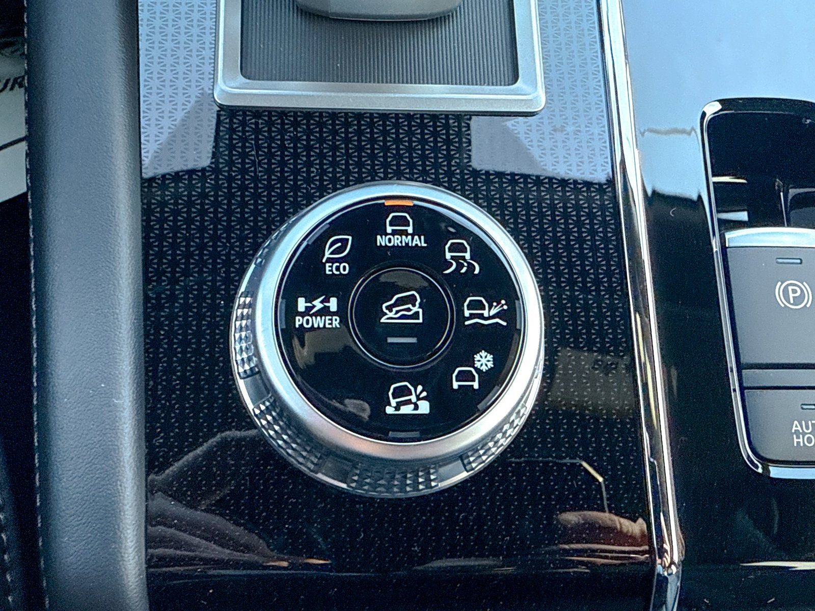 New 2025 Mitsubishi Outlander SEL Black Edition image 42