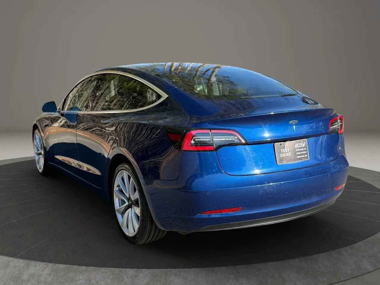 Used 2018 Tesla Model 3 Mid Range image 4