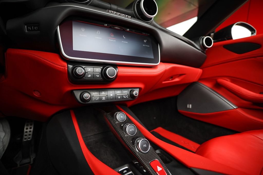 Certified 2019 Ferrari Portofino RWD image 39