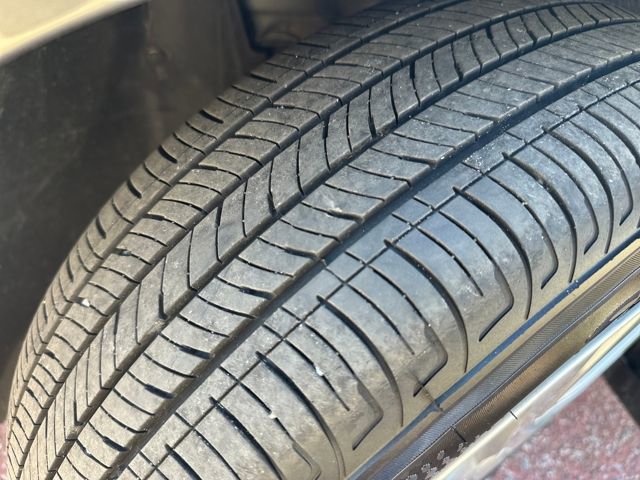 Used 2025 Nissan Versa S w/ Trunk Package image 26