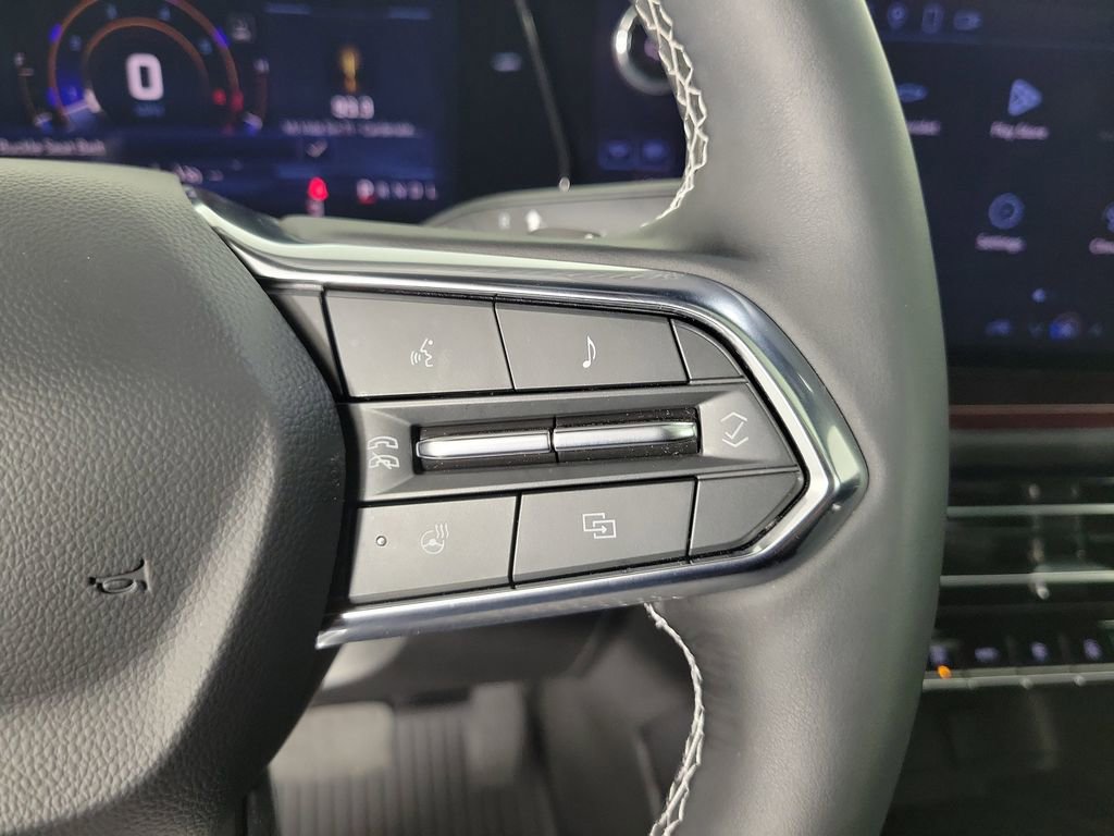 Used 2025 Chevrolet Traverse Z71 w/ Driver Confidence Package image 24