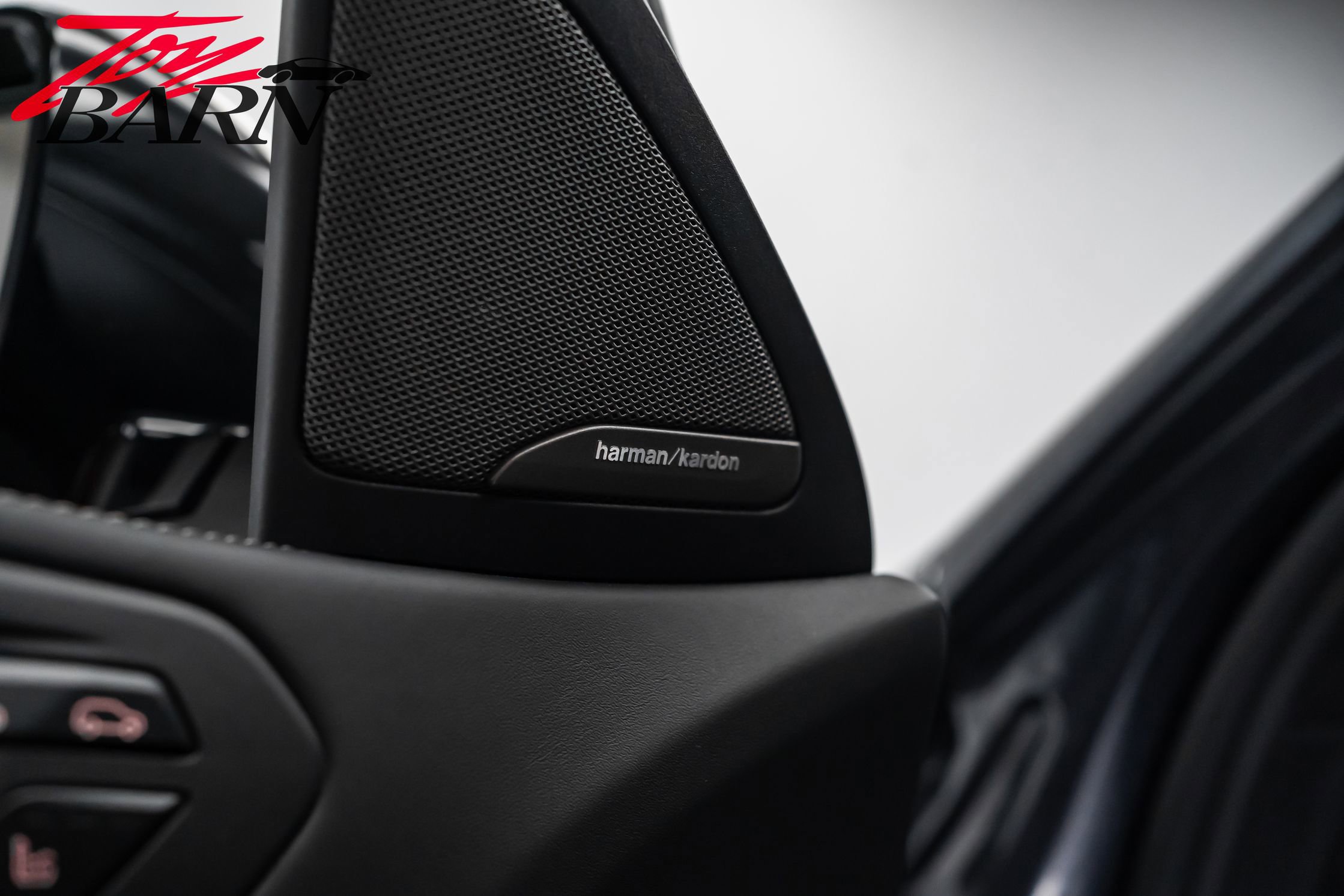 Used 2020 BMW X6 M50i w/ Executive Package image 23