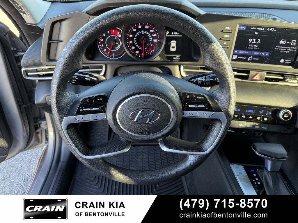 Used 2022 Hyundai Elantra SEL image 11
