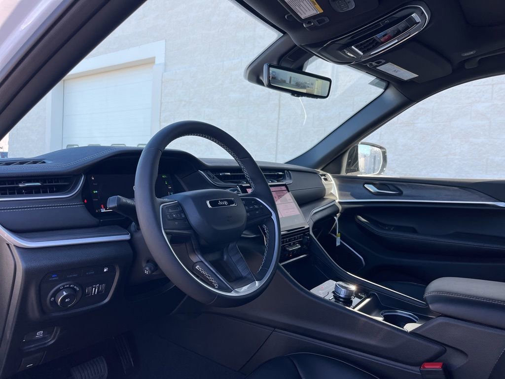 New 2025 Jeep Grand Cherokee Limited 4xe image 11