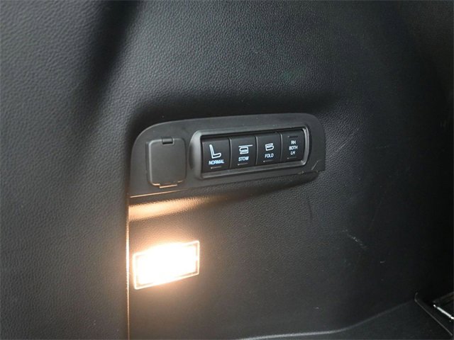 Used 2016 Ford Explorer Limited image 38