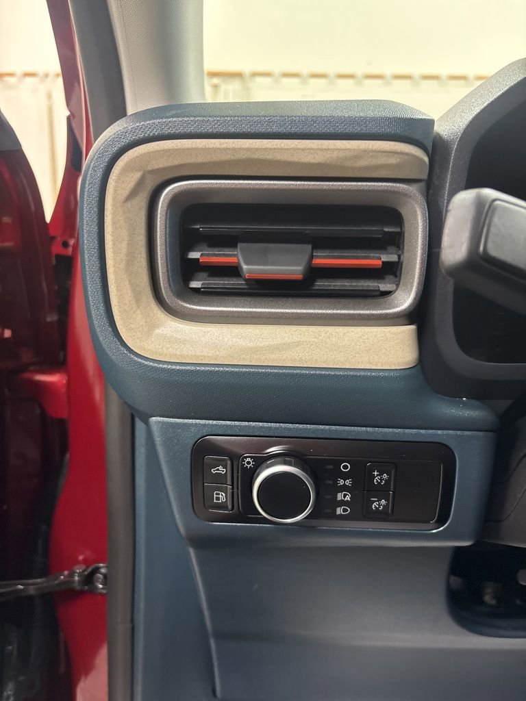 Used 2025 Ford Maverick Lariat AWD/4WD image 11