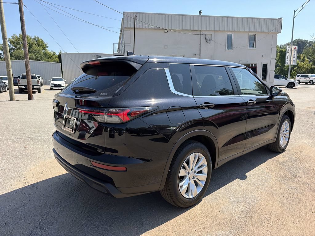 New 2026 Mitsubishi Outlander ES AWD/4WD image 4