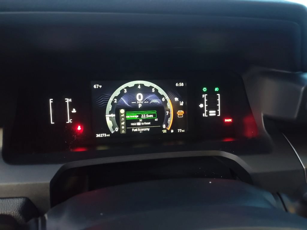 Used 2025 Toyota 4Runner SR5 AWD/4WD image 9