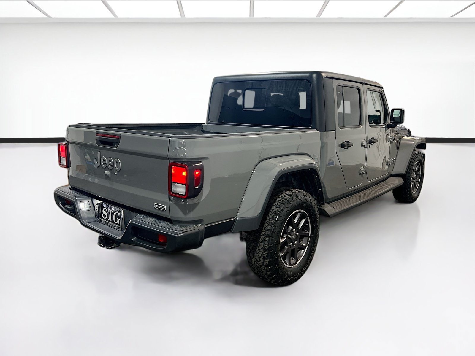 Used 2022 Jeep Gladiator Overland w/ Popular Equipment Package AWD/4WD image 4