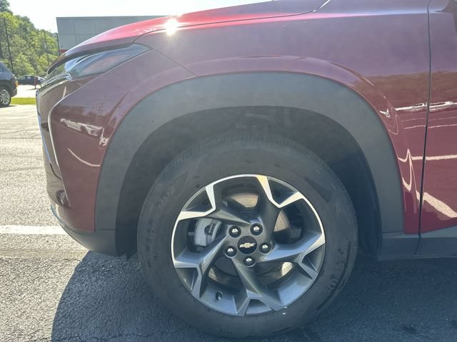 Used 2025 Chevrolet Trax LT FWD image 20