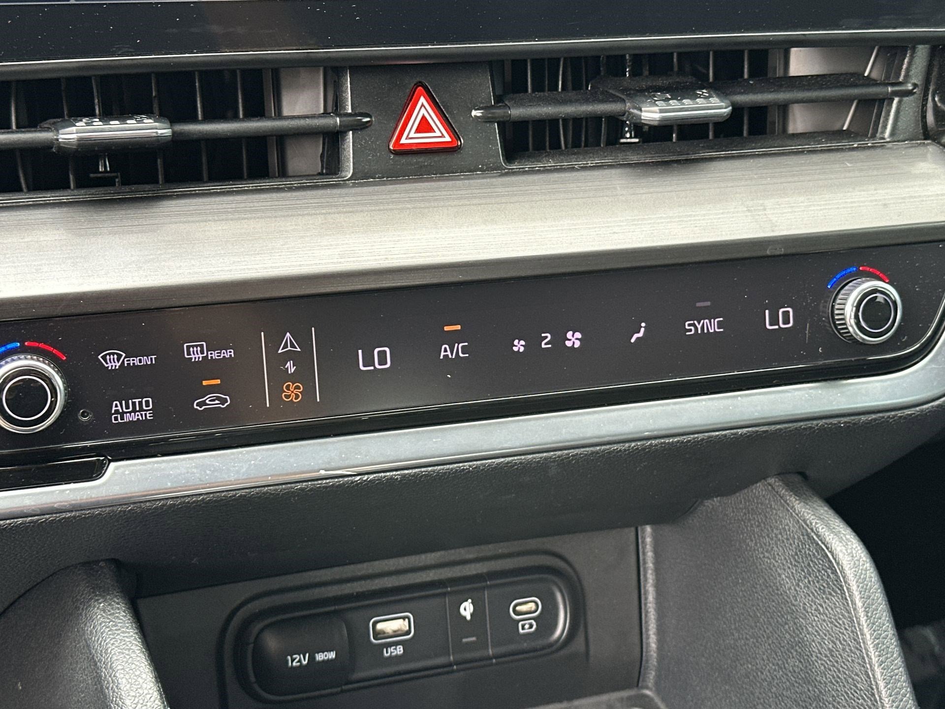 Used 2024 Kia Sportage EX image 16