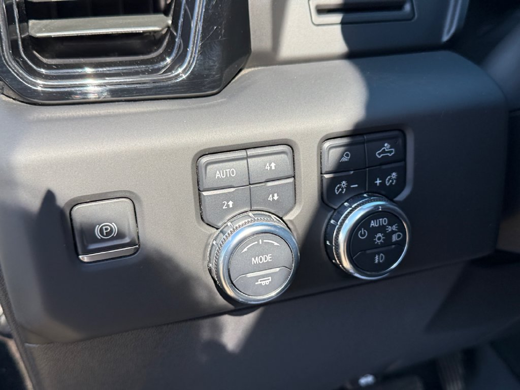 Used 2023 GMC Sierra 1500 AT4 AWD/4WD image 19