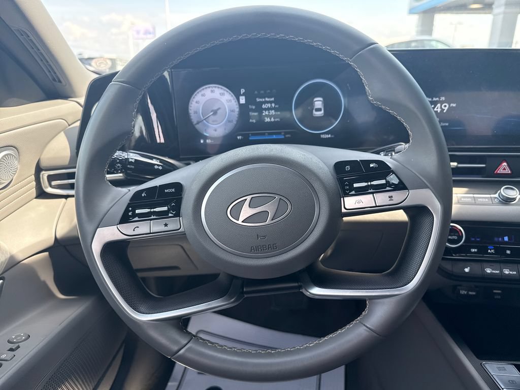 Used 2024 Hyundai Elantra SEL w/ Convenience Package FWD image 17