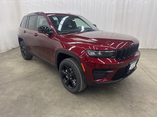 New 2025 Jeep Grand Cherokee Laredo image 1