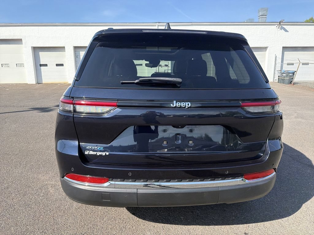 Used 2023 Jeep Grand Cherokee 4WD 4xe image 4