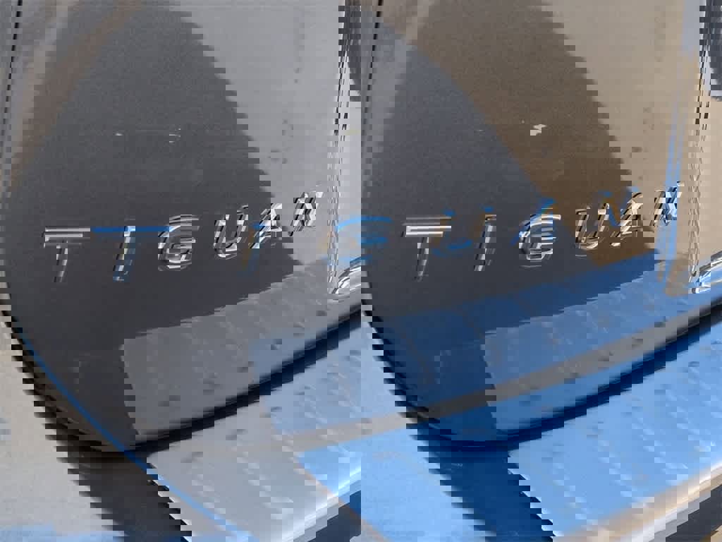 Used 2022 Volkswagen Tiguan SE image 13