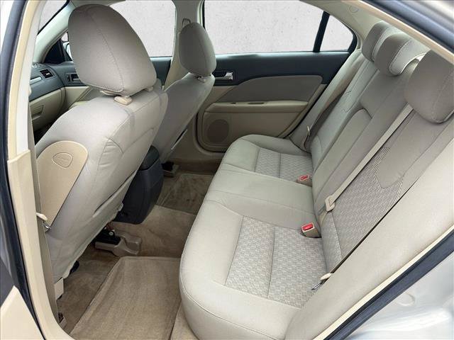 Used 2010 Ford Fusion SE FWD image 16