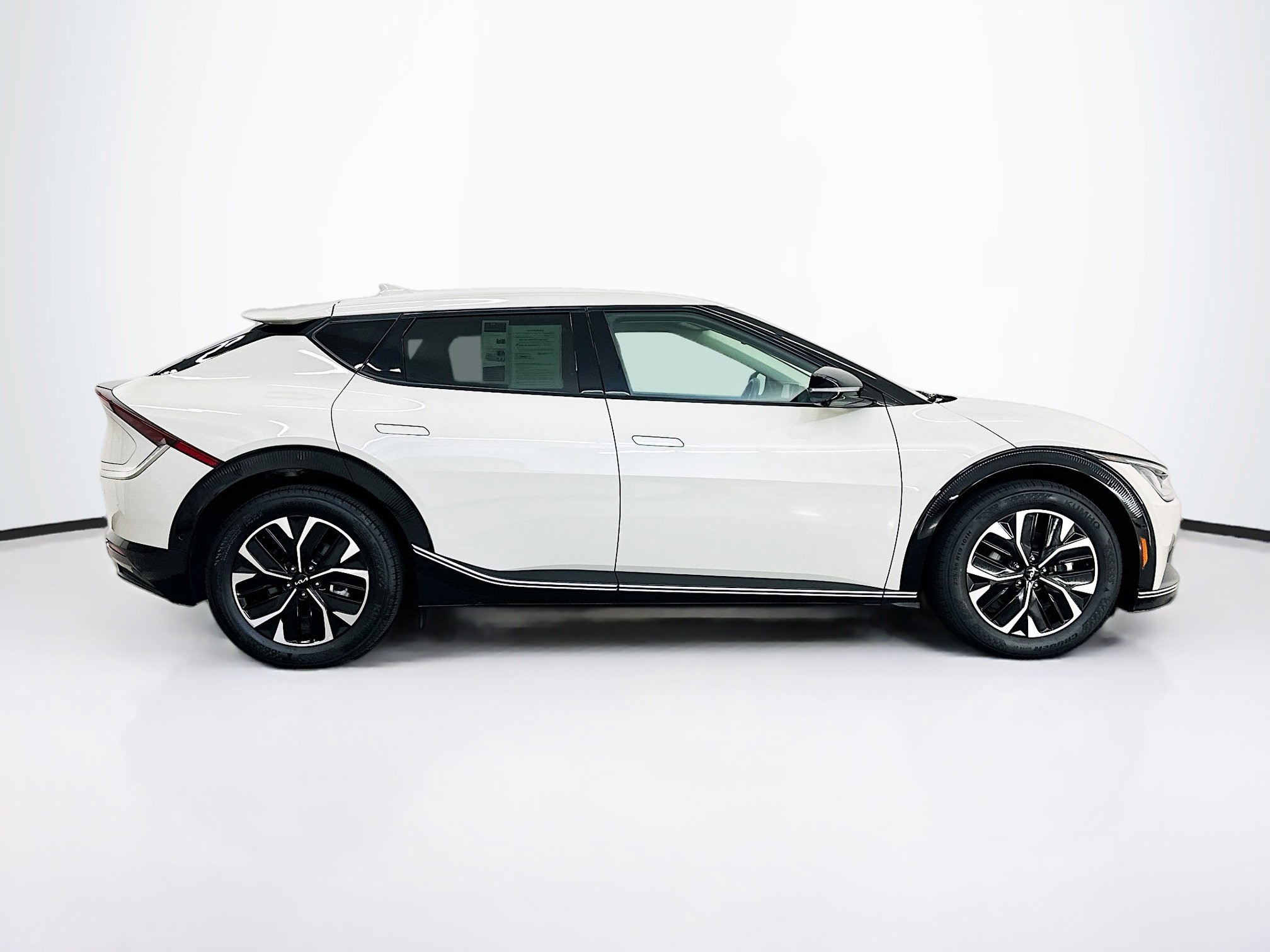 Used 2024 Kia EV6 Wind w/ Wind Technology Package AWD/4WD image 10