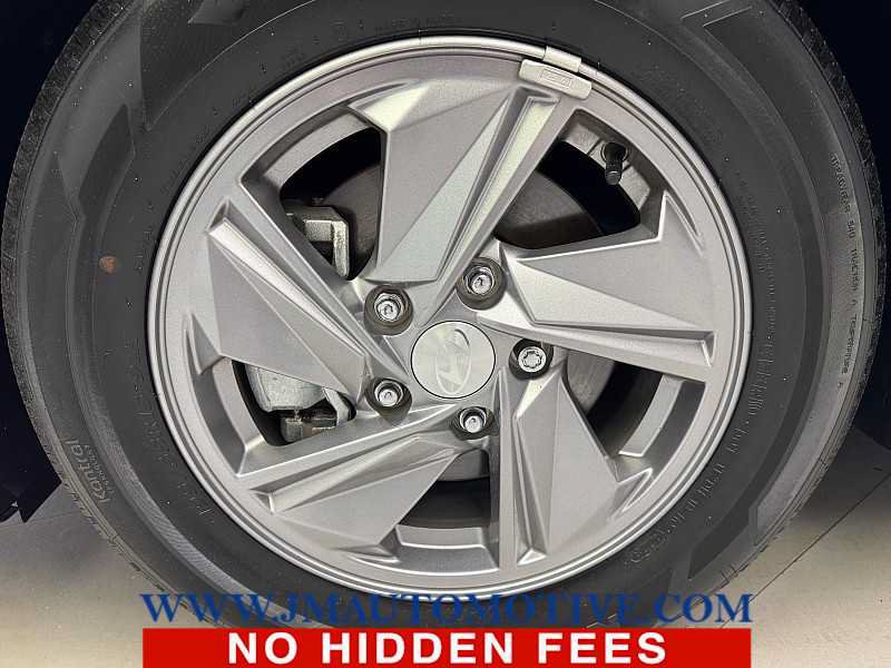 Used 2024 Hyundai Elantra SE FWD image 9