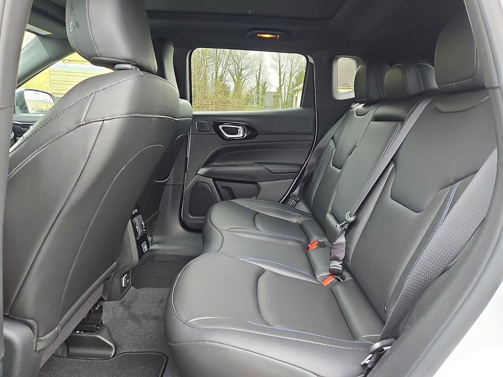 Used 2025 Jeep Compass Limited w/ High Altitude Package image 10