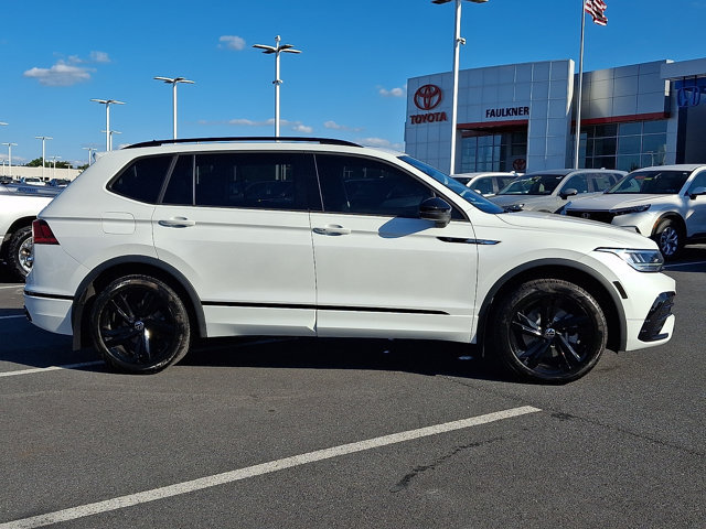 Used 2024 Volkswagen Tiguan SE R-Line AWD/4WD image 7