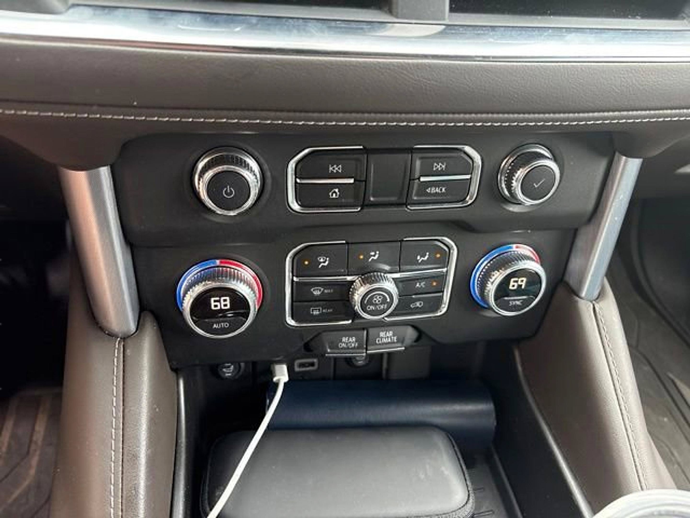 Used 2022 GMC Yukon SLE AWD/4WD image 17