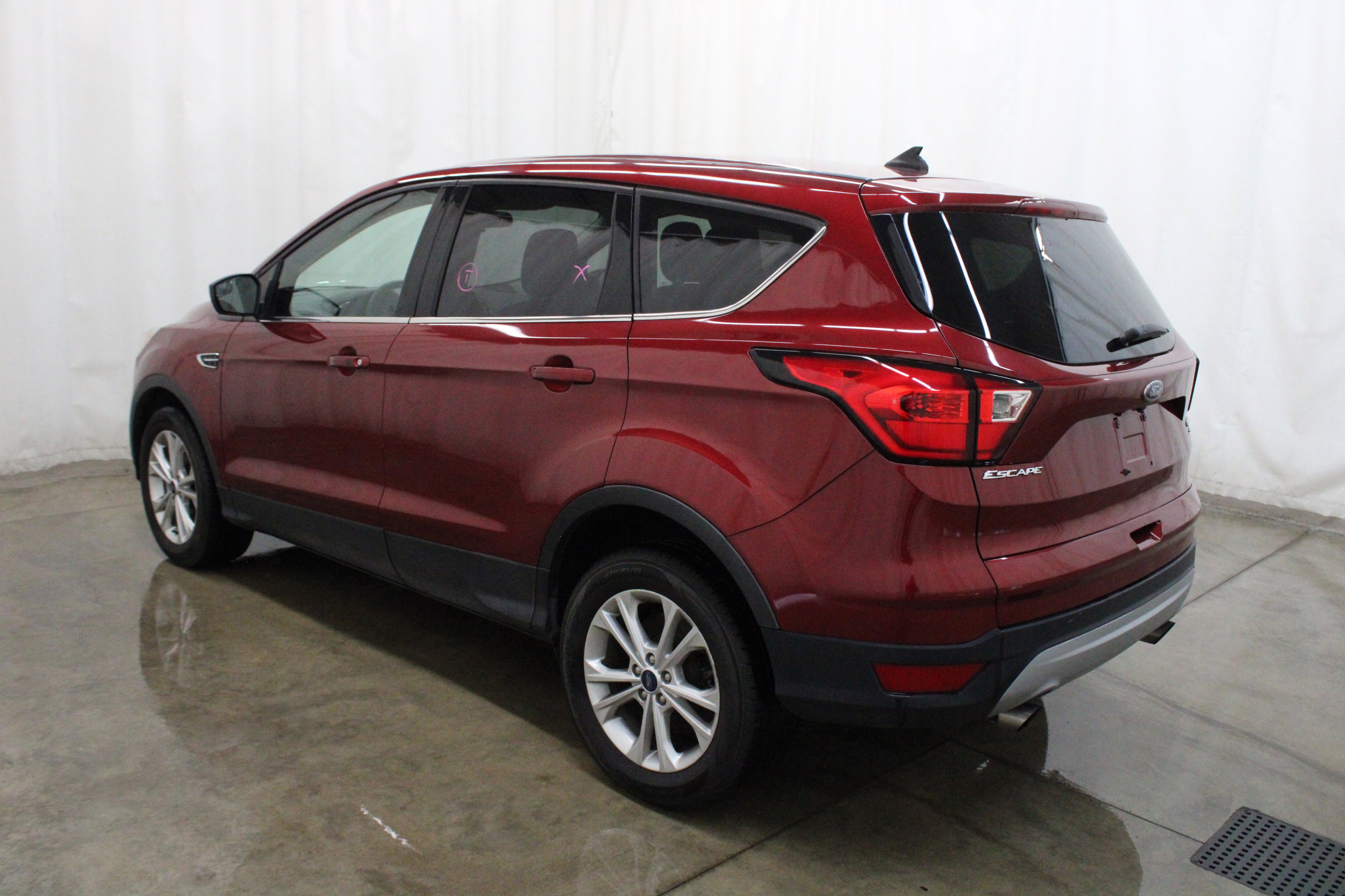 Used 2019 Ford Escape SE image 8