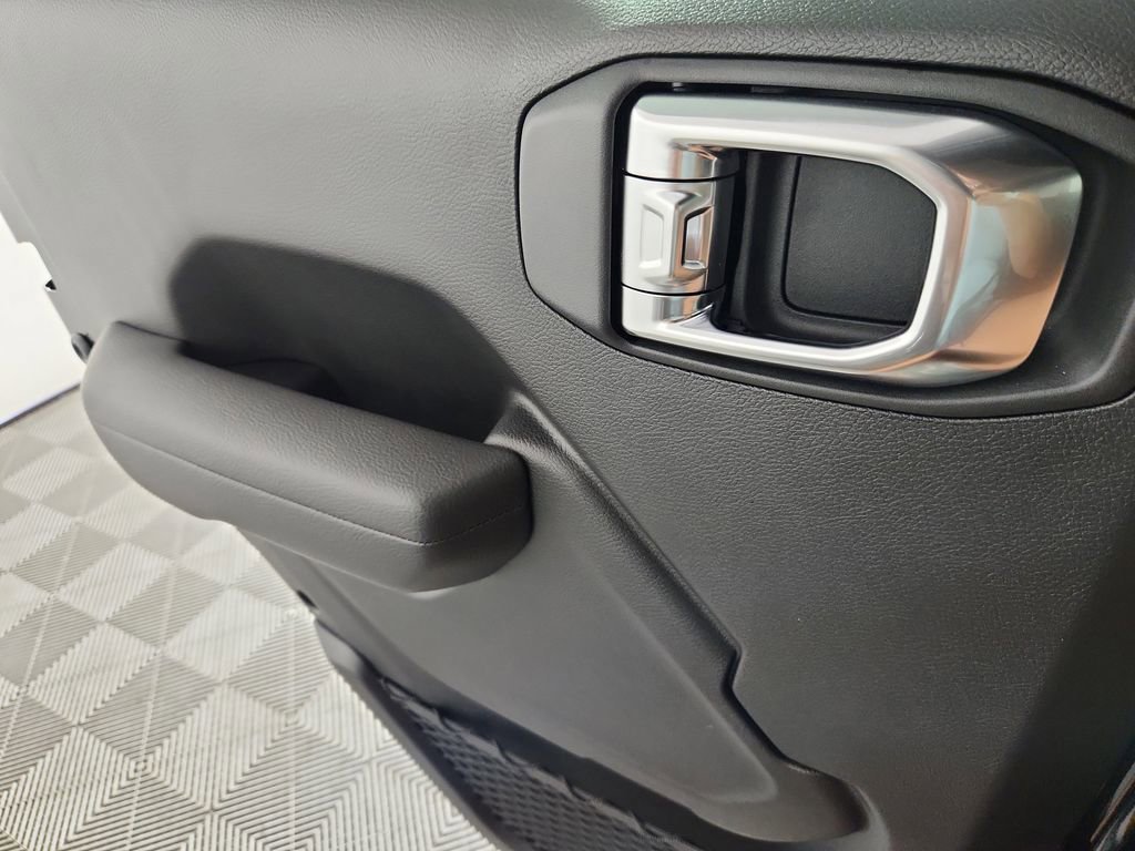 New 2025 Jeep Gladiator Sport image 22