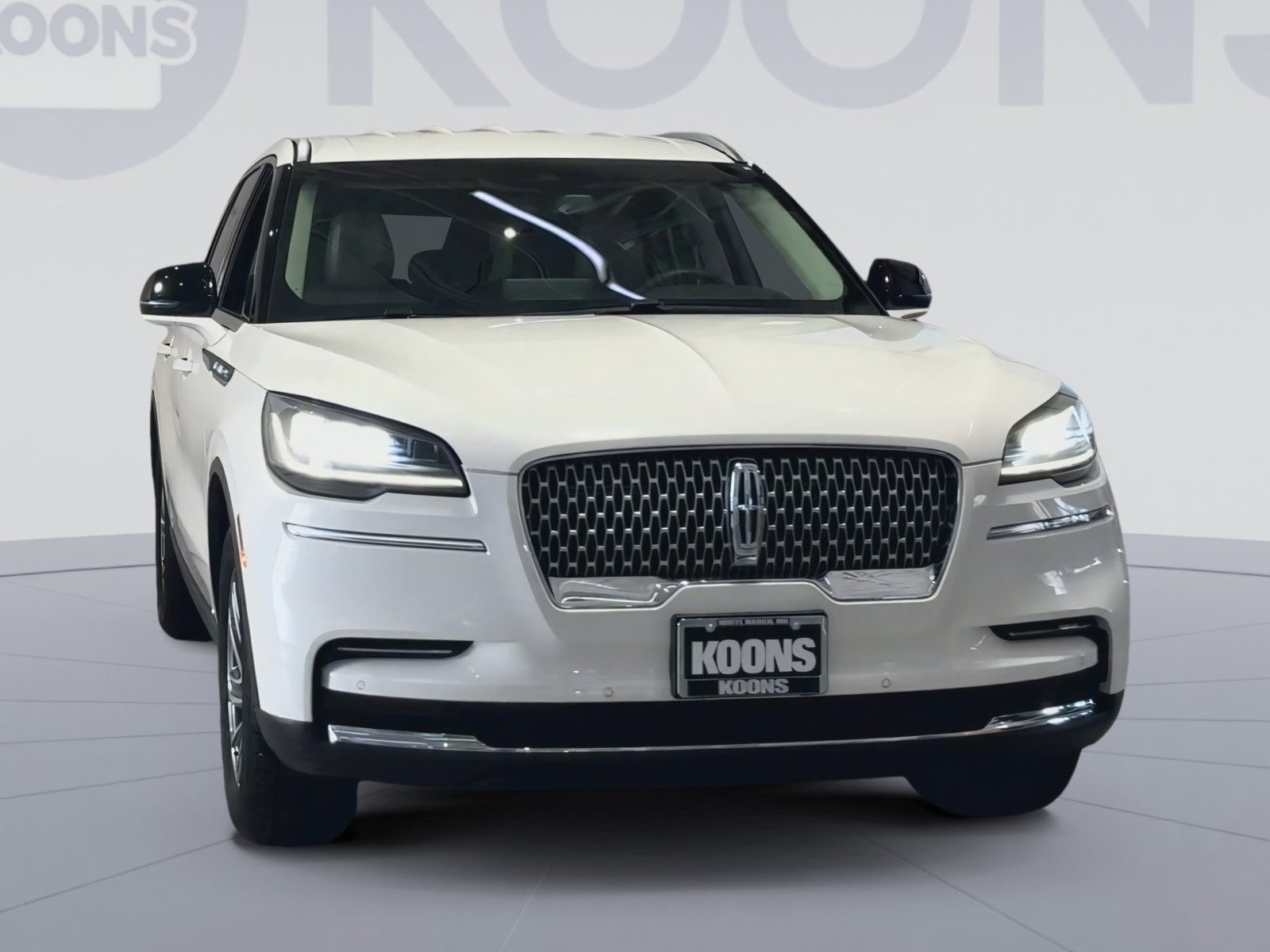 Used 2023 Lincoln Aviator AWD image 4