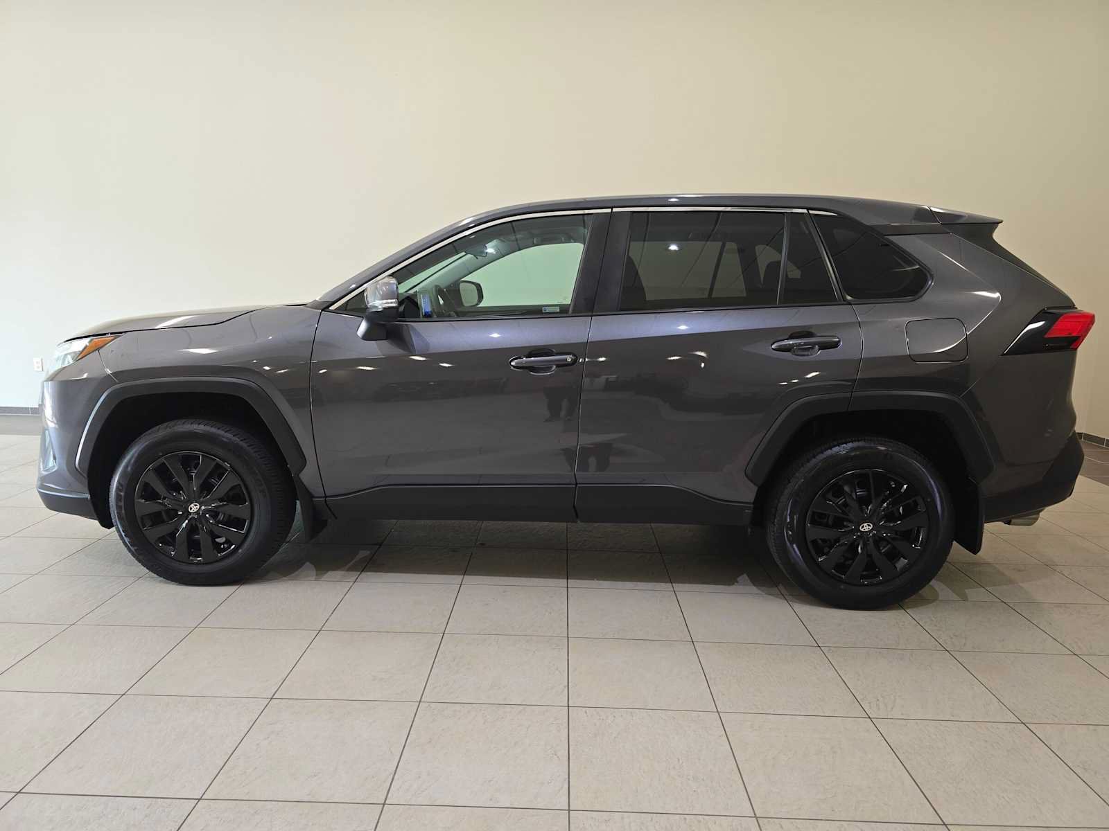 Certified 2023 Toyota RAV4 LE AWD/4WD image 3