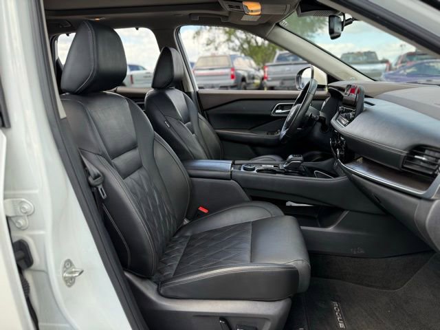 Used 2023 Nissan Rogue Platinum w/ Platinum Premium Package image 18