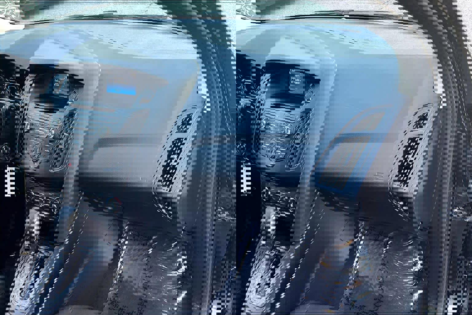 Used 2017 Ford Focus SE image 18