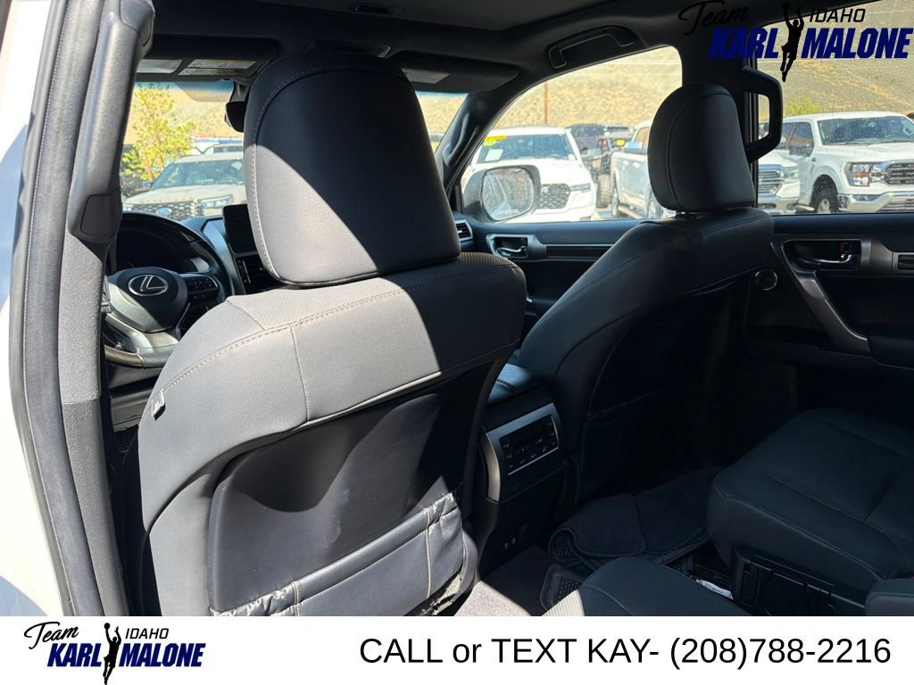 Used 2023 Lexus GX 460 Premium w/ Accessory Package AWD/4WD image 18