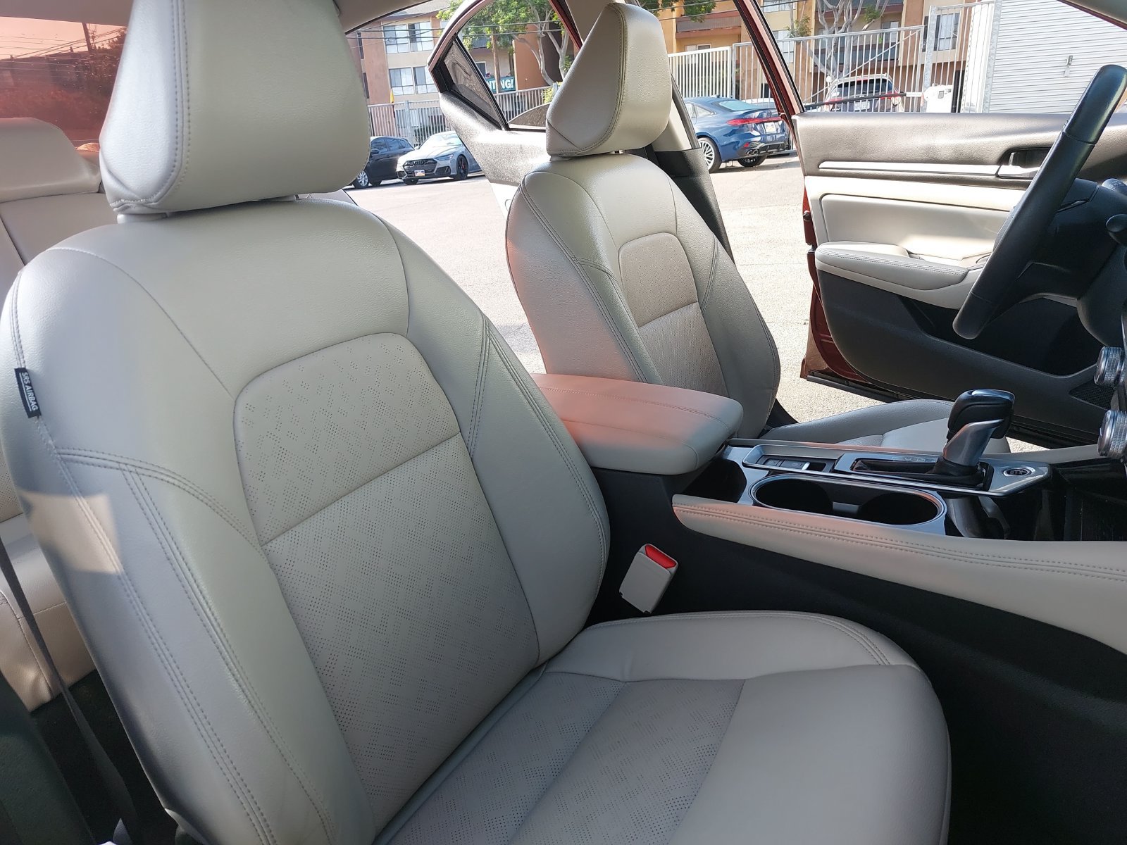 Used 2024 Nissan Altima 2.5 SL FWD image 10