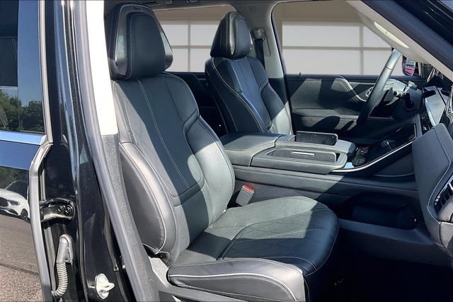 Used 2025 INFINITI QX80 Sensory AWD/4WD image 7