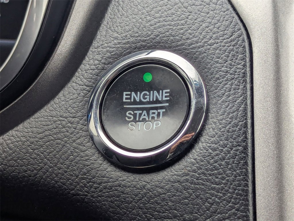 Used 2020 Ford Fusion SE image 19