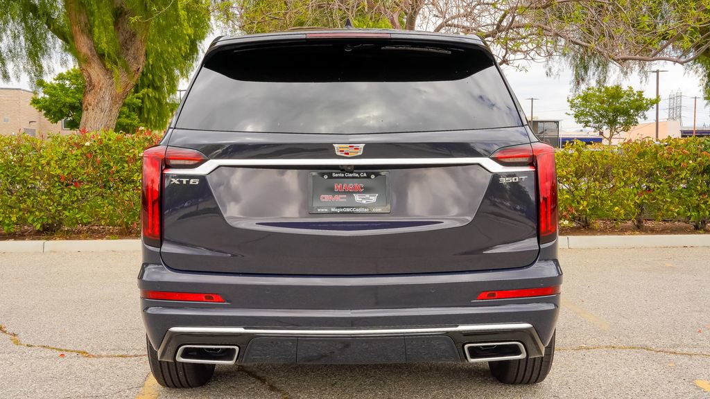 Certified 2025 Cadillac XT6 Luxury image 11