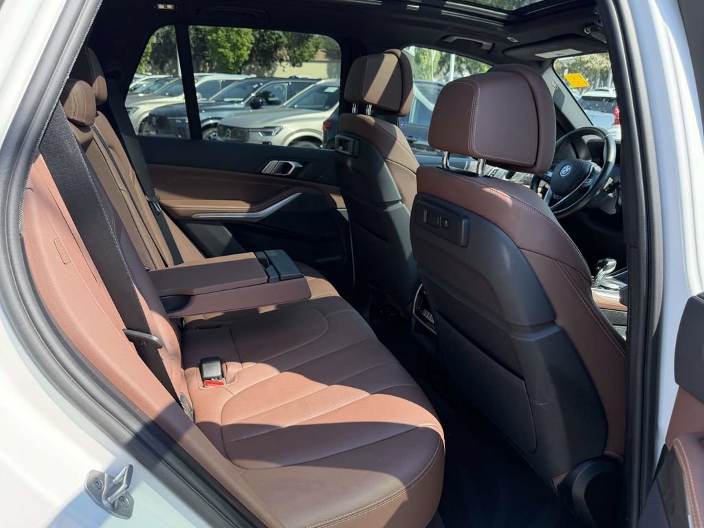 Used 2022 BMW X5 xDrive45e w/ Luxury Seating Package AWD/4WD image 13