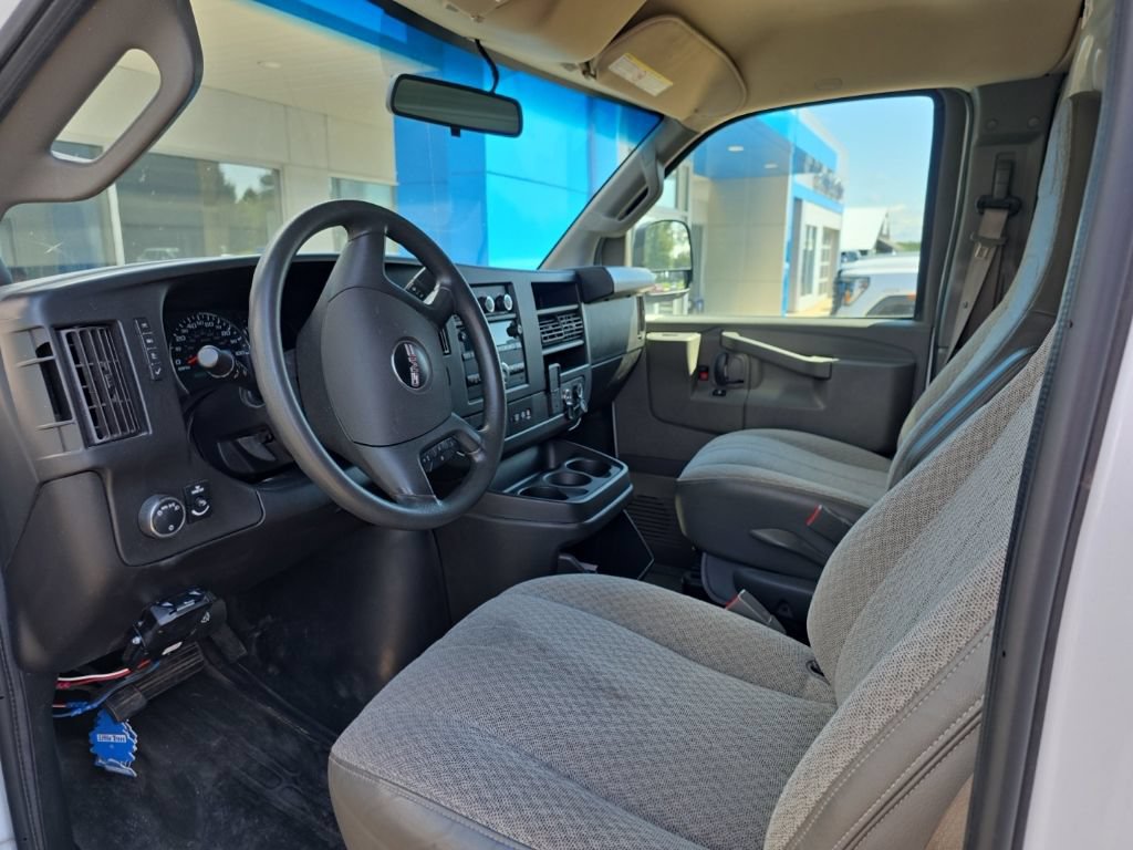 Used 2022 GMC Savana 2500 Extended w/ Driver Convenience Package RWD image 11