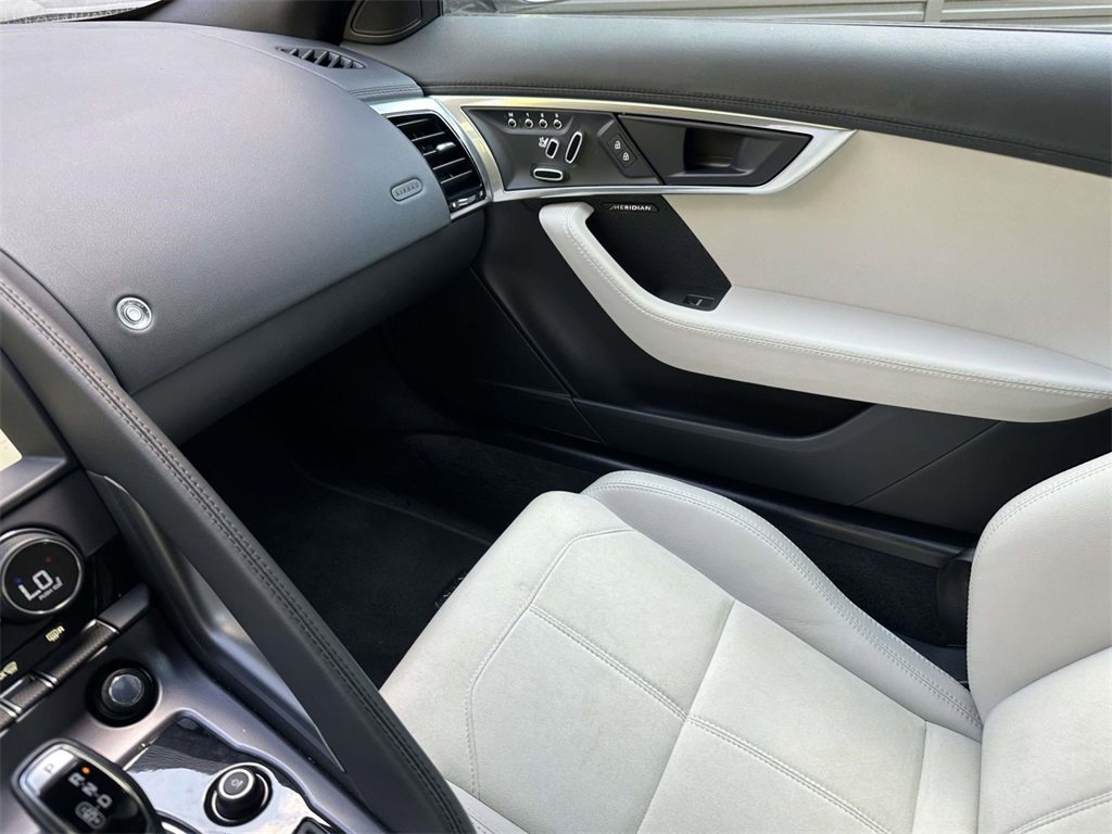 Used 2023 Jaguar F-TYPE Coupe image 29