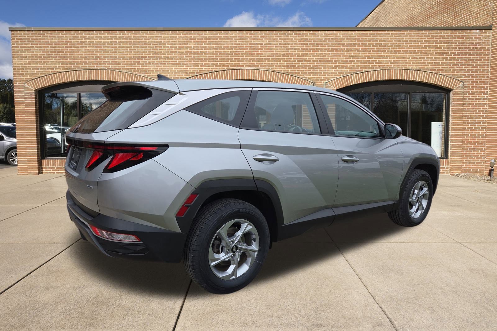 Certified 2023 Hyundai Tucson SE image 3