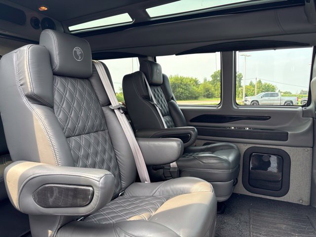 Used 2023 Chevrolet Express 2500 RWD image 13