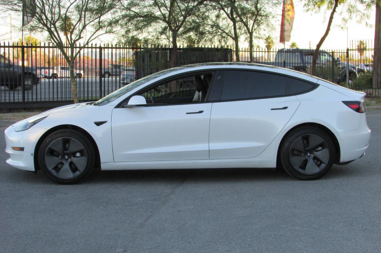 Used 2021 Tesla Model 3 Standard Range Plus image 4