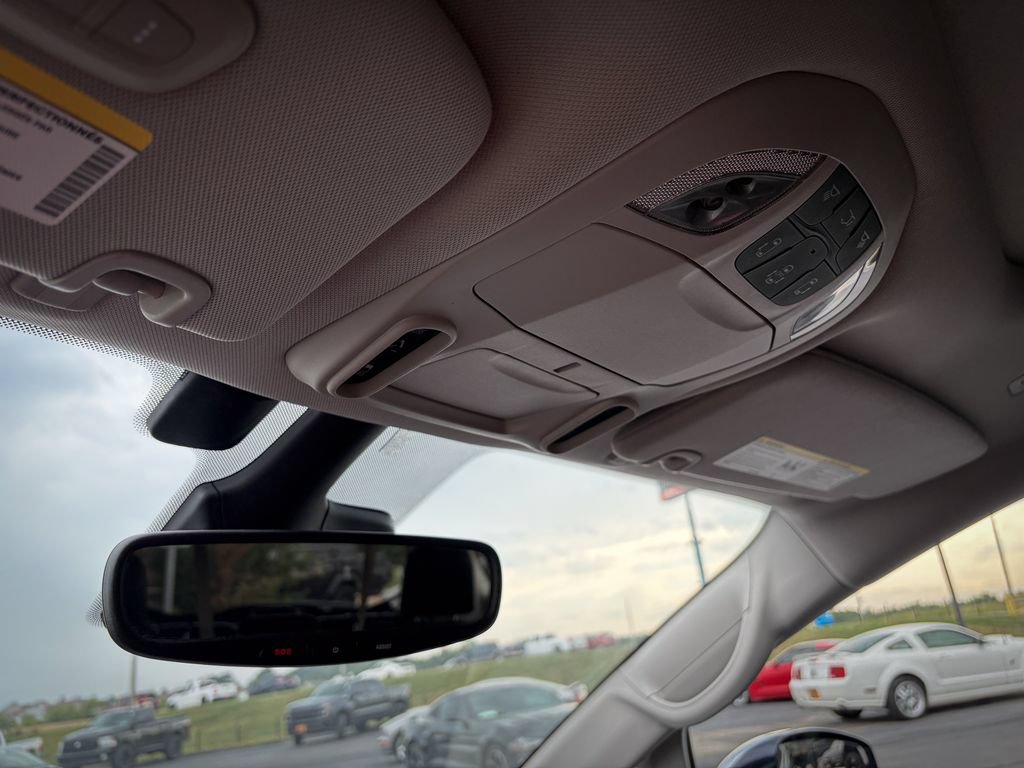 Used 2019 Chrysler Pacifica Limited w/ Advanced Safetytec Group FWD image 14
