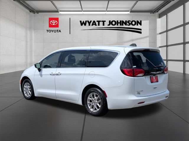 Used 2024 Chrysler Voyager LX FWD image 3